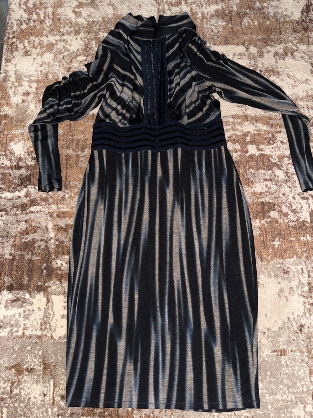 VENUS Black and Silver Long-Sleeve Striped Sheath Dress